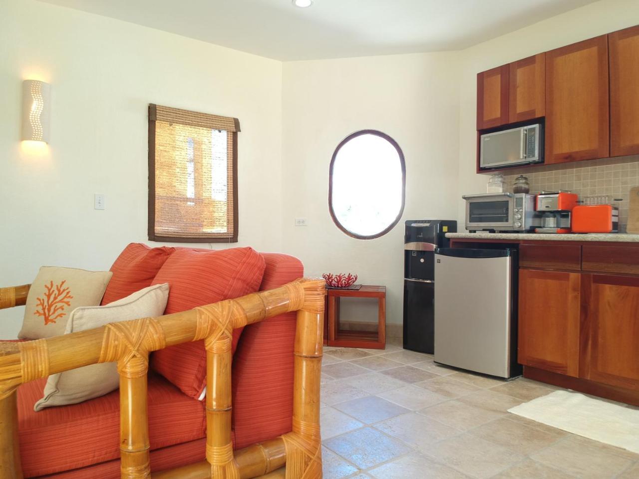 Seaside Cabanas Hotel Caye Corker Экстерьер фото