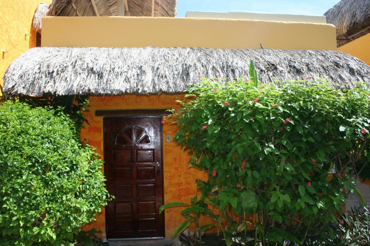 Seaside Cabanas Hotel Caye Corker Экстерьер фото