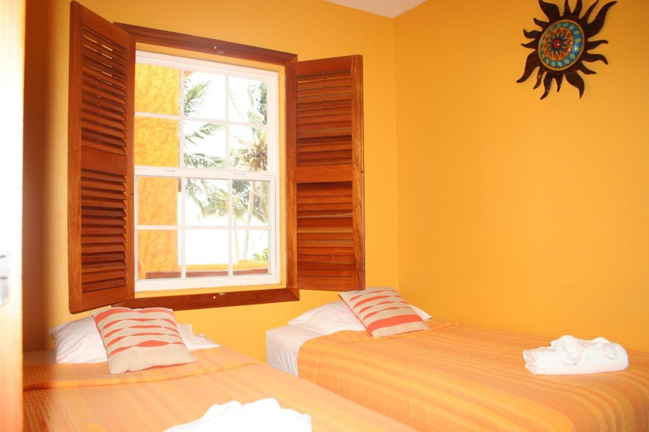 Seaside Cabanas Hotel Caye Corker Экстерьер фото